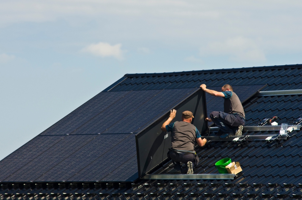 technicien RGE pose panneaux solaires Gard